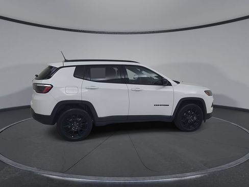 Certified 2025 Jeep Compass Latitude w/ Convenience Group AWD/4WD image 16