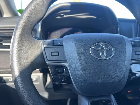 Used 2025 Toyota Camry LE image 34