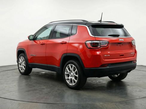Used 2025 Jeep Compass Limited image 6