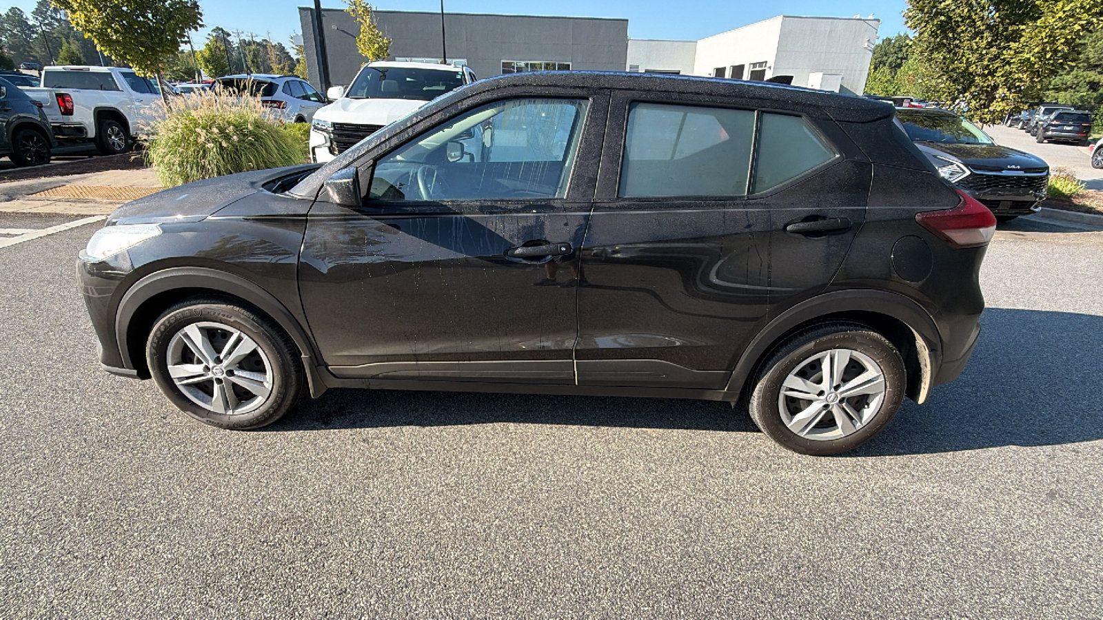 Used 2025 Nissan Kicks Play S FWD image 11