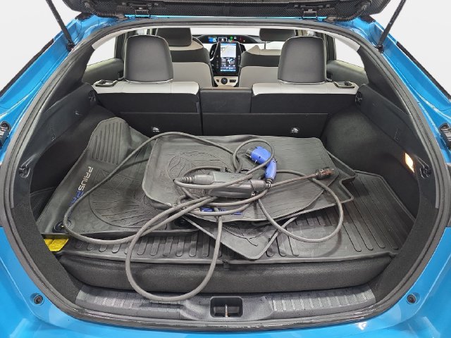 Used 2017 Toyota Prius Prime Premium FWD image 33