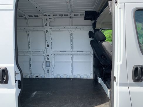 Used 2023 RAM ProMaster 2500 image 30