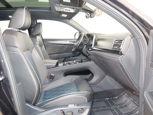Used 2025 Volkswagen Atlas Cross Sport SEL Premium R-Line AWD/4WD image 13