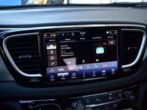 New 2026 Chrysler Pacifica Pinnacle image 53