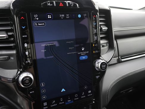 Used 2022 RAM 1500 Limited AWD/4WD image 11