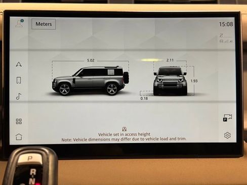 Used 2022 Land Rover Defender 110 X-Dynamic SE image 32