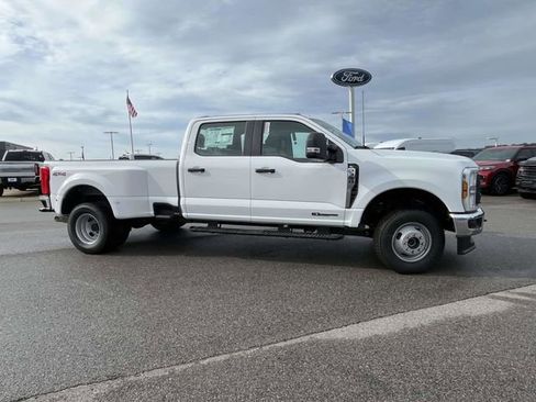 New 2026 Ford F350 XL w/ XL Driver Assist Package AWD/4WD image 2