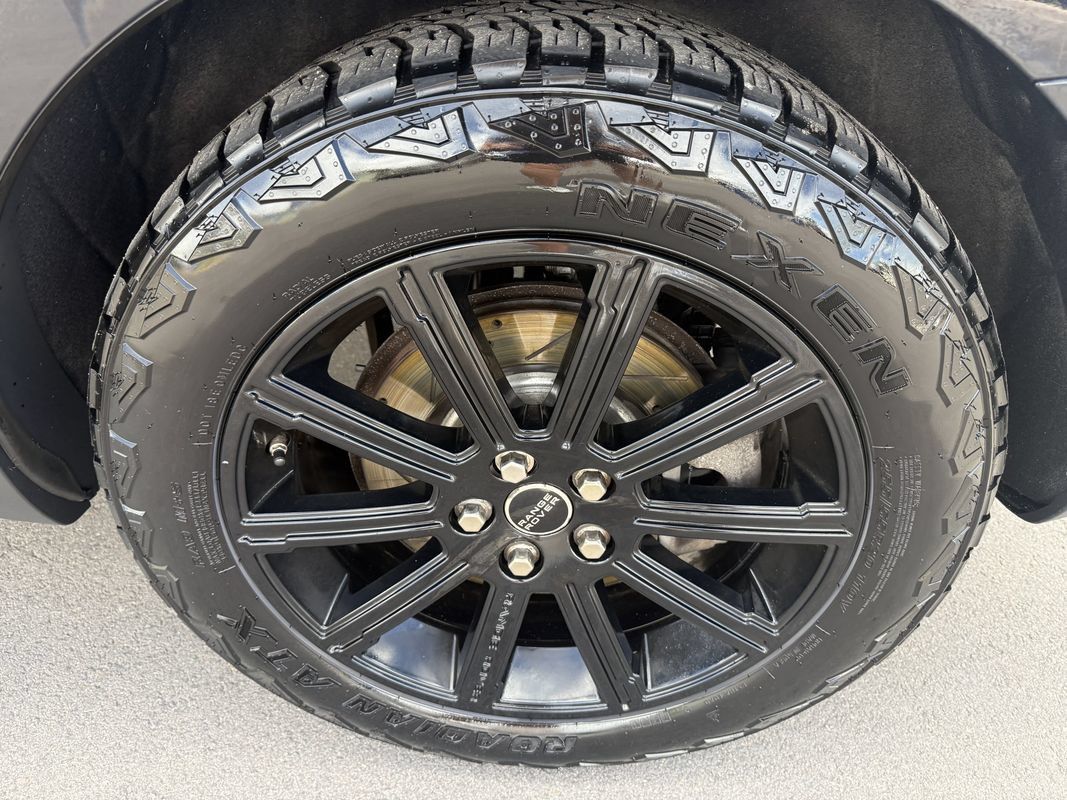 Used 2017 Land Rover Range Rover Sport HSE AWD/4WD image 10