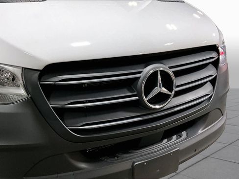 Used 2025 Mercedes-Benz Sprinter 2500 image 28