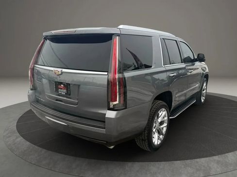 Used 2019 Cadillac Escalade Luxury image 7