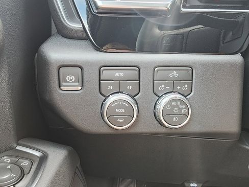 New 2026 GMC Sierra 1500 Elevation image 19