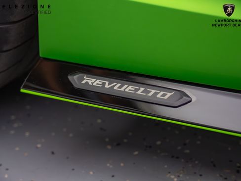 Used 2024 Lamborghini Revuelto image 5