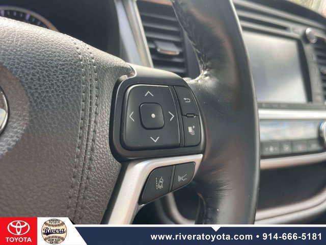 Used 2018 Toyota Highlander Limited Platinum AWD/4WD image 25