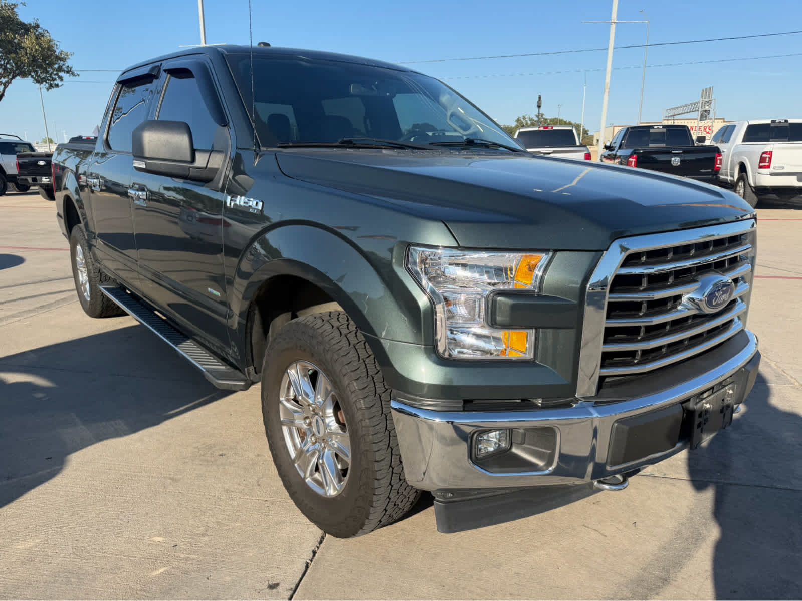 Used 2015 Ford F150 XLT w/ Equipment Group 302A Luxury AWD/4WD image 4