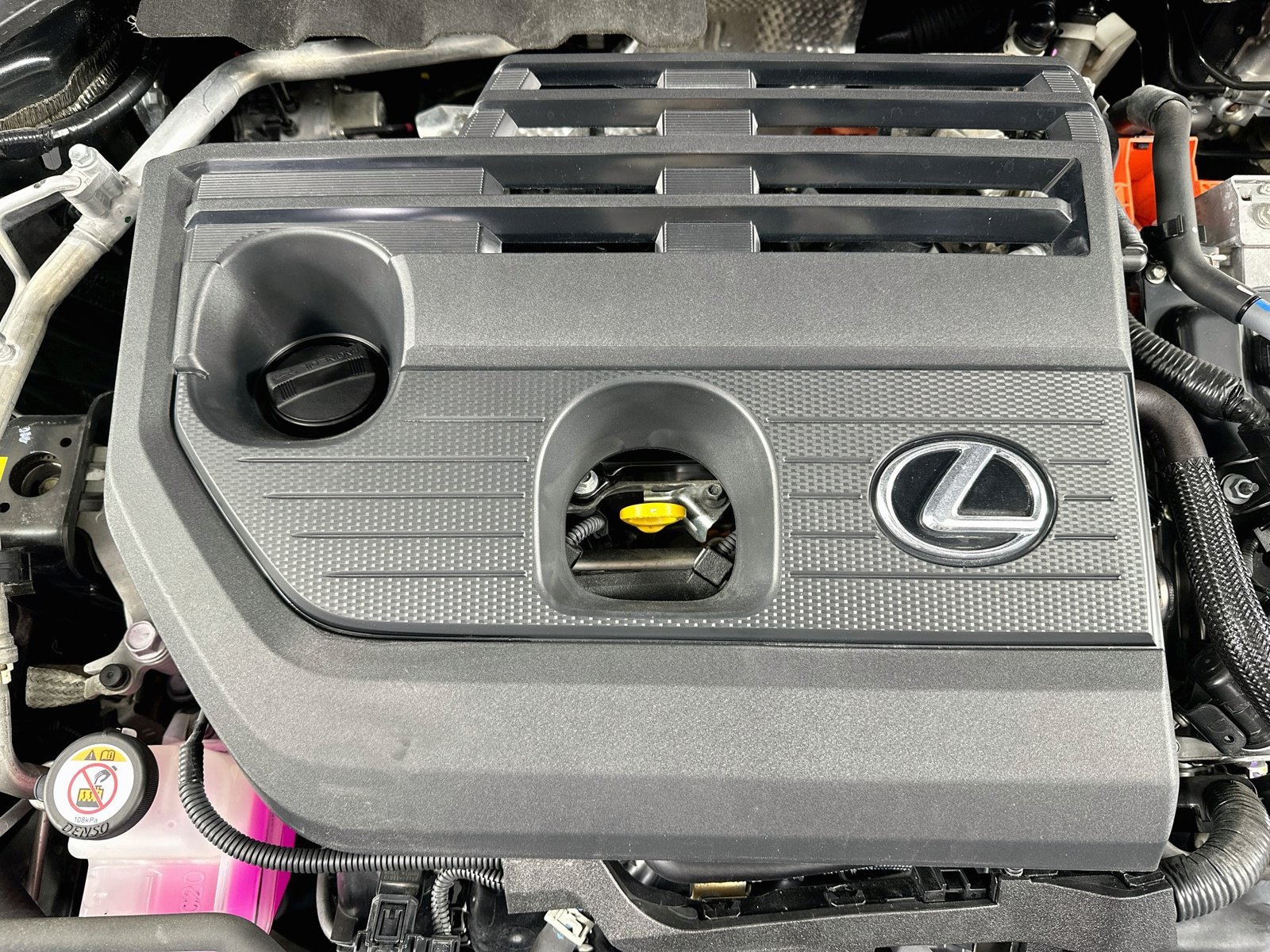 Used 2025 Lexus UX 300h FWD image 28