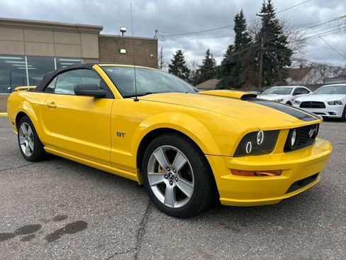 Used 2006 Ford Mustang GT Premium image 3