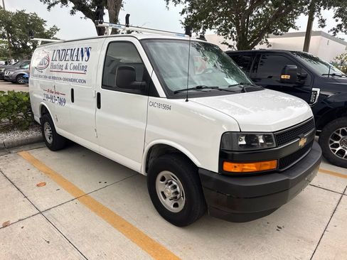 Used 2024 Chevrolet Express 2500 w/ Driver Convenience Package RWD image 6