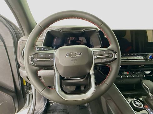 Used 2025 Chevrolet Colorado Z71 w/ Midnight Edition image 11