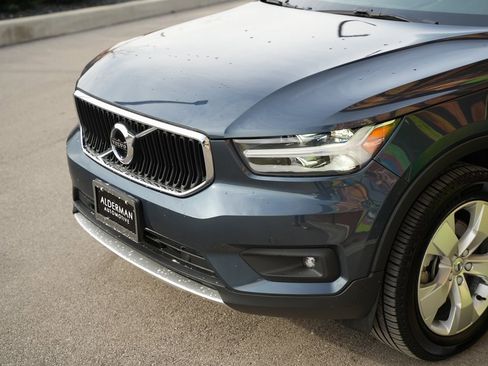 Used 2021 Volvo XC40 T5 Momentum w/ Premium Package image 6
