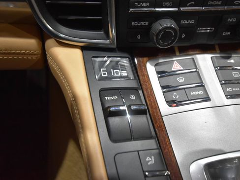 Used 2010 Porsche Panamera Turbo AWD/4WD image 32
