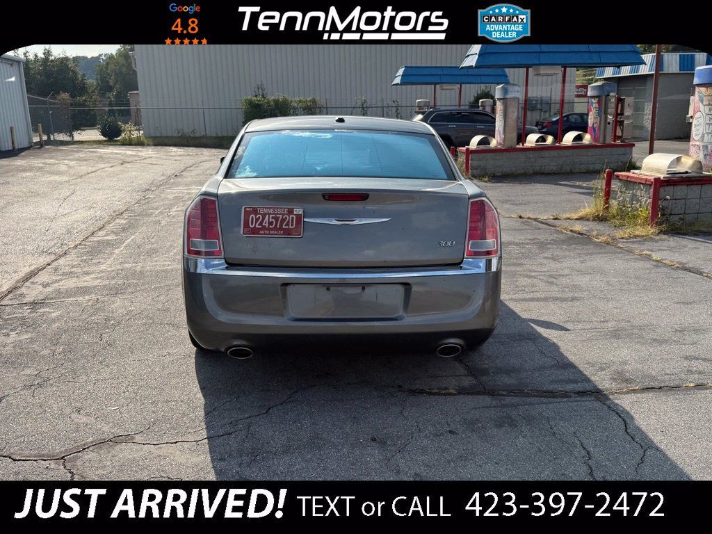 Used 2012 Chrysler 300 Limited RWD image 6