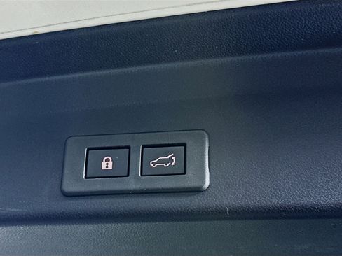 Used 2024 Subaru Ascent Premium w/ Convenience Package image 30