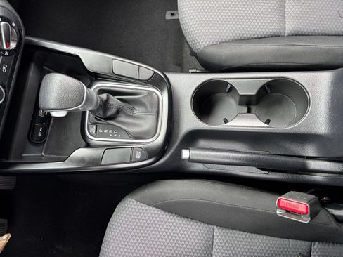 Used 2025 Kia Soul LX w/ LX Technology Package FWD image 39