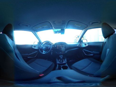 Used 2025 Kia Soul LX w/ LX Technology Package image 38