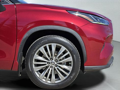Used 2020 Toyota Highlander Platinum image 35
