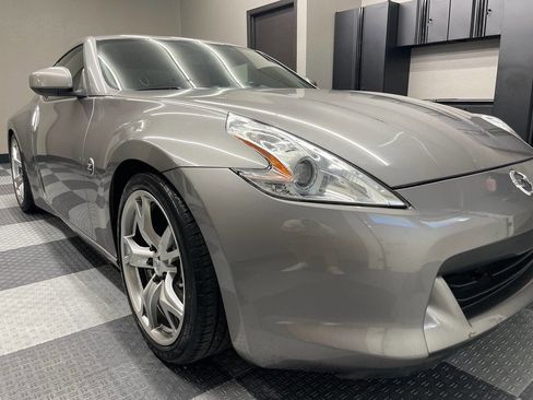 Used 2009 Nissan 370Z Touring w/ Sport Pkg RWD image 12