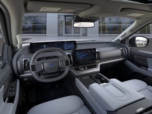 New 2026 Ford Expedition Platinum w/ Platinum Ultimate Package AWD/4WD image 9