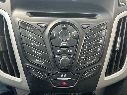 Used 2014 Ford Focus SE w/ SE Sport Package FWD image 23