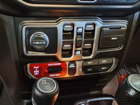 Used 2020 Jeep Gladiator Mojave AWD/4WD image 23