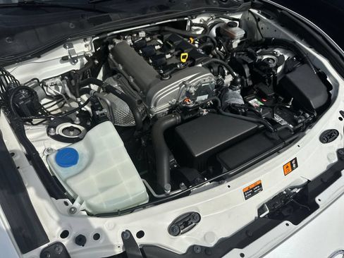 Used 2019 MAZDA MX-5 Miata RF Grand Touring RWD image 21