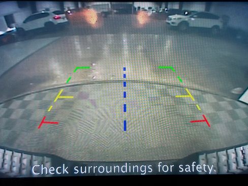 Used 2020 Nissan Titan SV w/ SV Convenience Package image 18