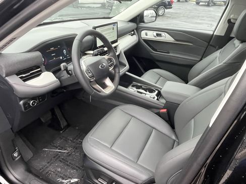 New 2026 Ford Explorer Active w/ Active Comfort Package image 6
