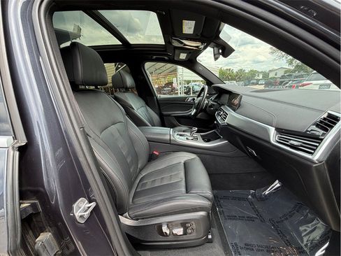 Used 2019 BMW X5 xDrive50i w/ Parking Assistance Package AWD/4WD image 47
