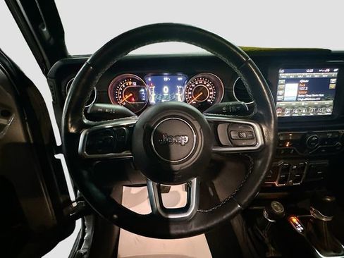 Used 2020 Jeep Gladiator Overland image 12