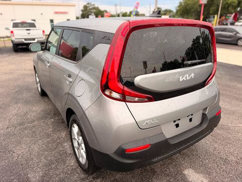 Used 2022 Kia Soul LX w/ Technology Package FWD image 9