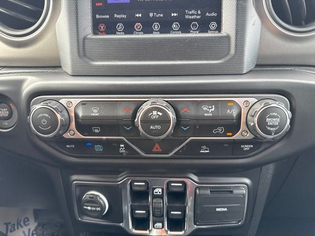 Used 2023 Jeep Wrangler Unlimited AWD/4WD image 32