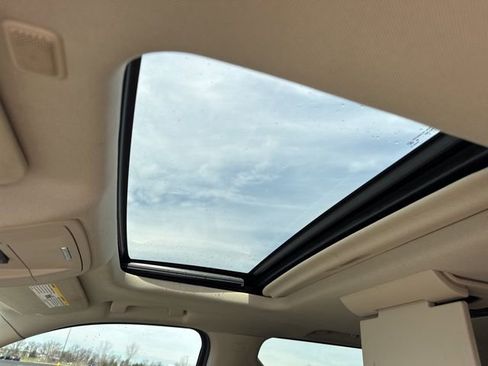 Used 2015 GMC Yukon XL SLT w/ Open Road Package image 11