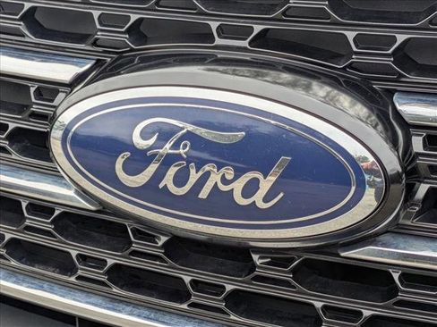 Used 2020 Ford Explorer XLT w/ Equipment Group 202A image 15