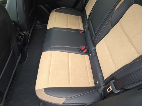 New 2026 Chevrolet Equinox ACTIV AWD/4WD image 8