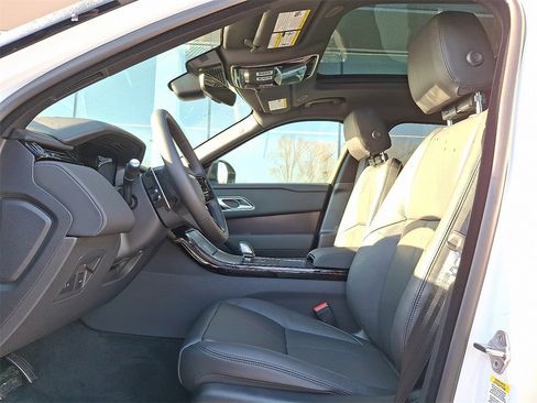 New 2026 Land Rover Range Rover Velar Dynamic SE image 9