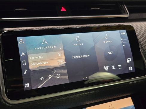 Used 2021 Land Rover Range Rover Velar R-Dynamic S image 22