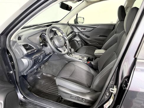 Used 2019 Subaru Forester Premium AWD/4WD image 32