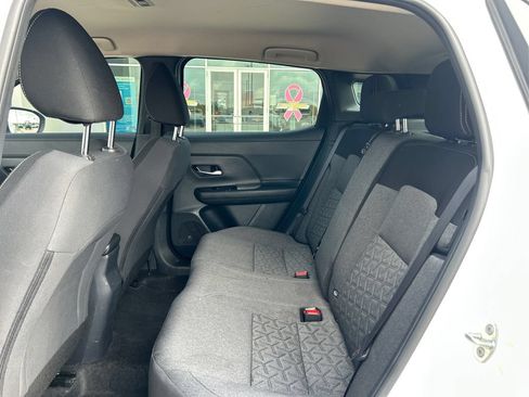 Used 2025 Nissan Kicks SV FWD image 10