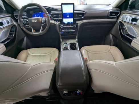 Used 2023 Ford Explorer Platinum w/ Premium Technology Package AWD/4WD image 20