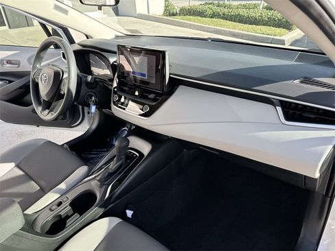 Used 2024 Toyota Corolla LE image 33