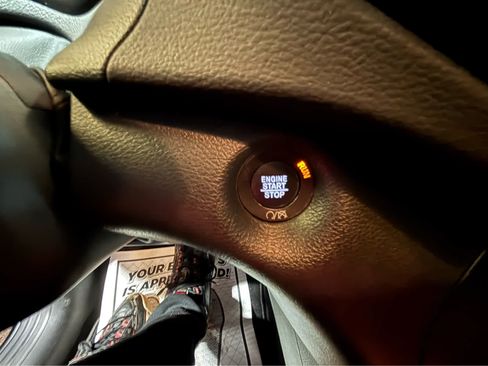 Used 2022 Jeep Cherokee Limited image 19